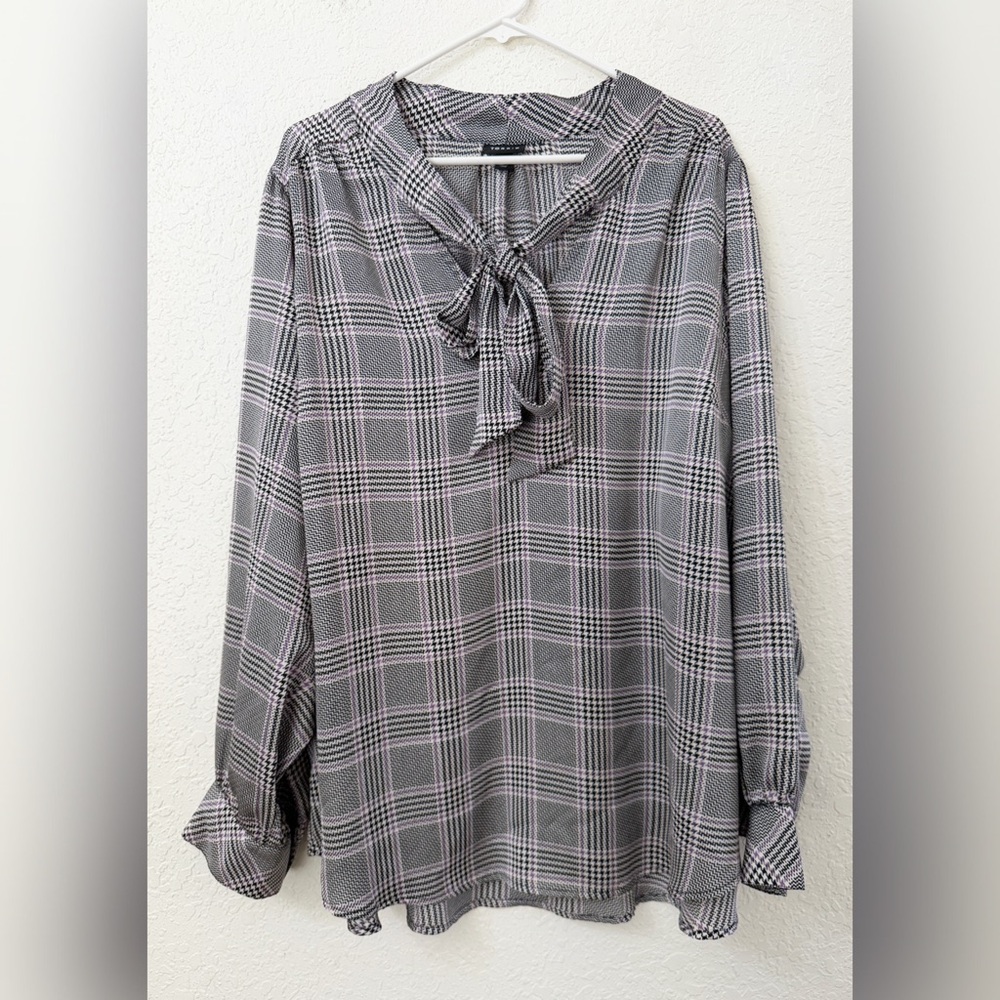 Torrid - Studio Bubble Satin Bow Tie Blouse - Glen Plaid - 4 - Picture 2 of 10
